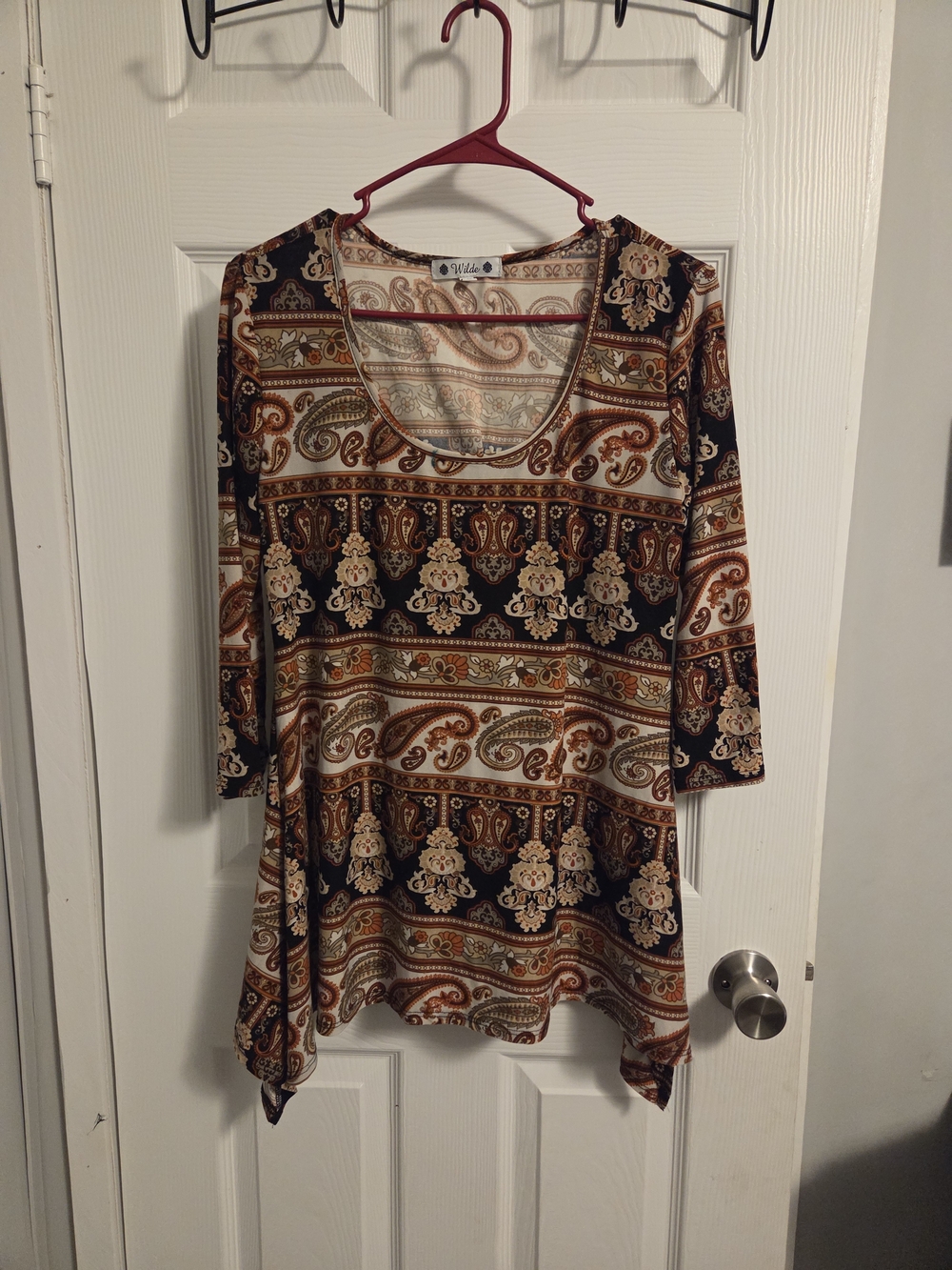 Women Tops Scoop Neck Tunic in Brown Paisley